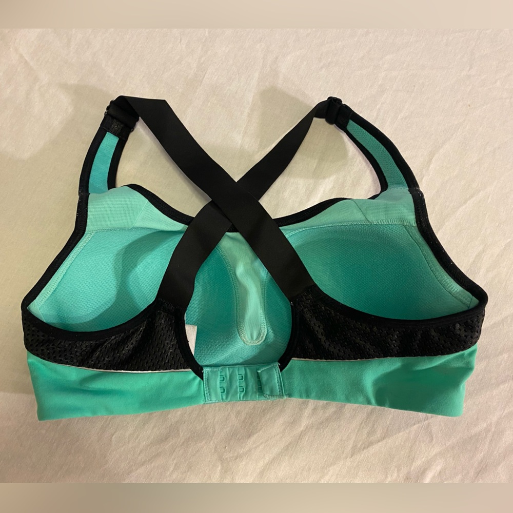 Victoria Secret sport bra size 32C Like New - Picture 4 of 10
